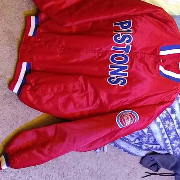 A hardwood clasics pistons jacket - Picture 4 of 4